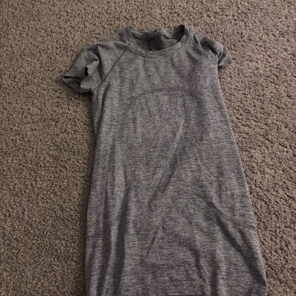 lululemon athletica Gray Short Sleeve Tee